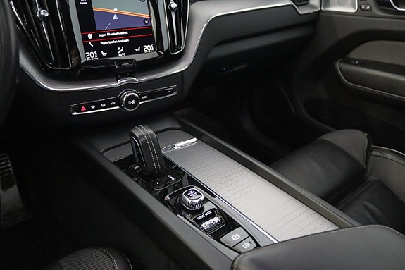 Volvo XC60 14 of 20