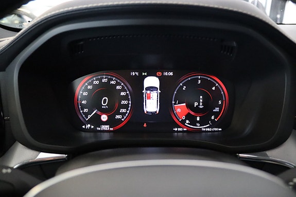 Volvo XC60 11 of 20