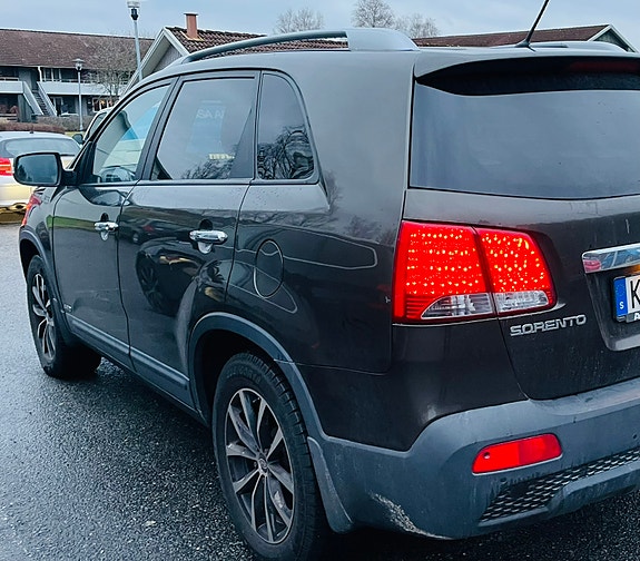 Kia Sorento 2 of 5