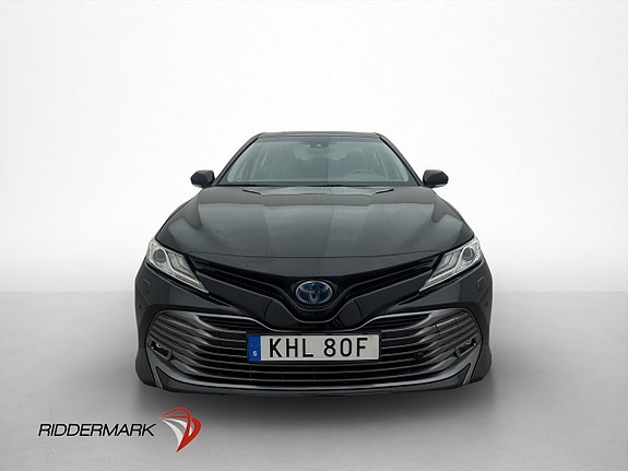 Toyota Camry 2 of 5