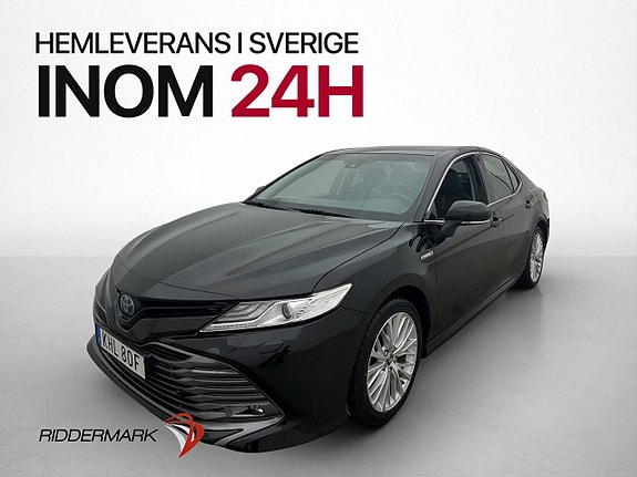 Toyota Camry 3 of 30