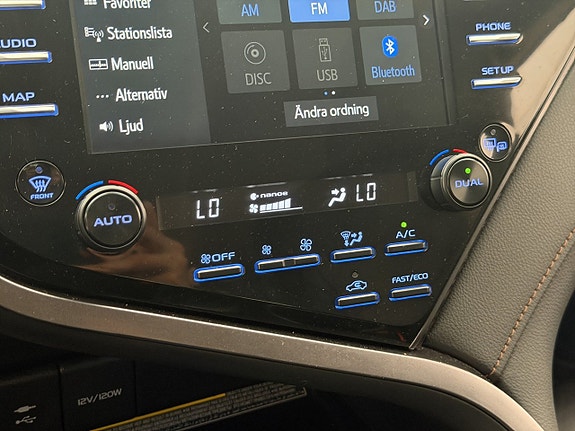 Toyota Camry 26 of 30
