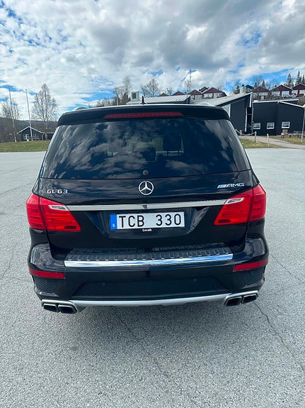 Mercedes-Benz GL63 3 of 5