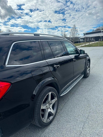Mercedes-Benz GL63 4 of 5