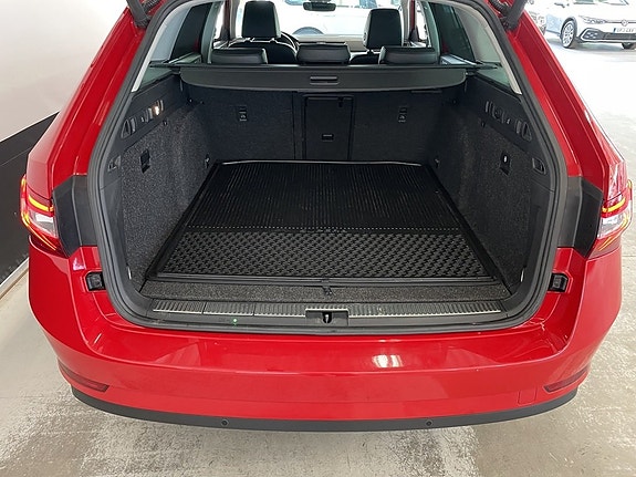 Skoda Superb 9 of 24