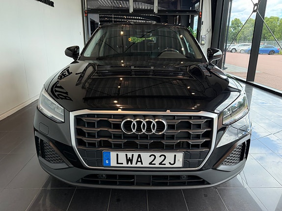 Audi Q2 2 of 5