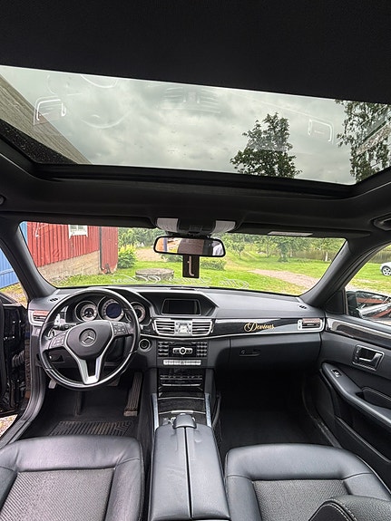 Mercedes-Benz E220 5 of 5