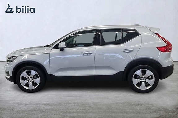 Volvo XC40 3 of 5