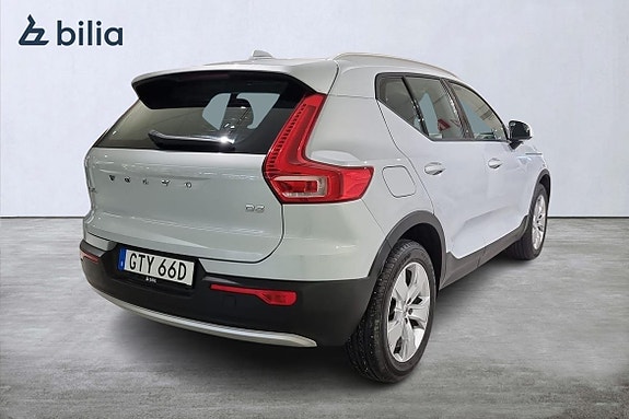 Volvo XC40 4 of 5