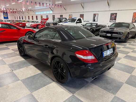 Mercedes-Benz SLK350 19 of 23