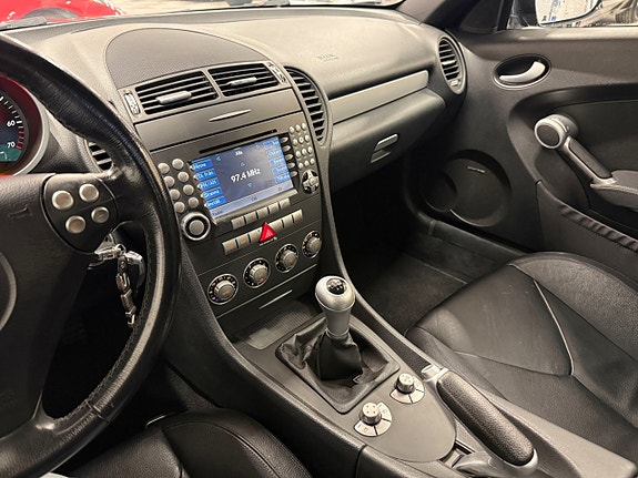 Mercedes-Benz SLK350 10 of 23