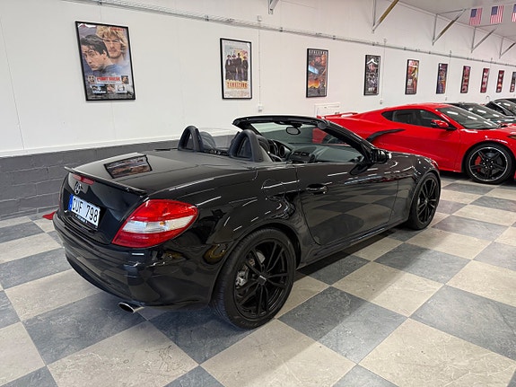 Mercedes-Benz SLK350 3 of 5