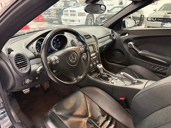 Mercedes-Benz SLK350 7 of 23