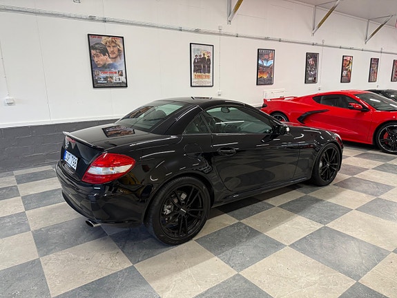 Mercedes-Benz SLK350 16 of 23