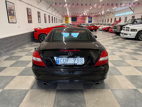 Mercedes-Benz SLK350 18 of 23