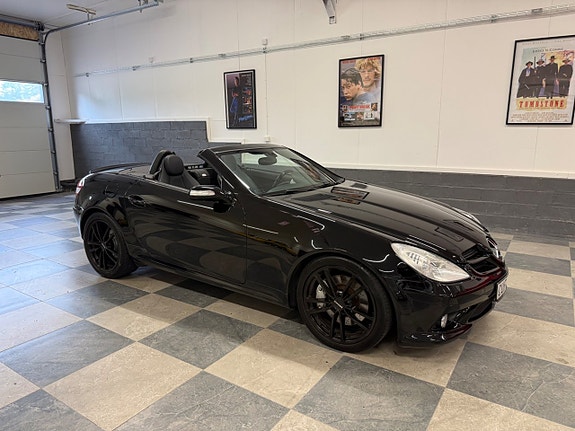 Mercedes-Benz SLK350 2 of 5