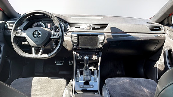 Skoda Superb 8 of 12