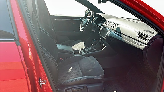 Skoda Superb 7 of 12