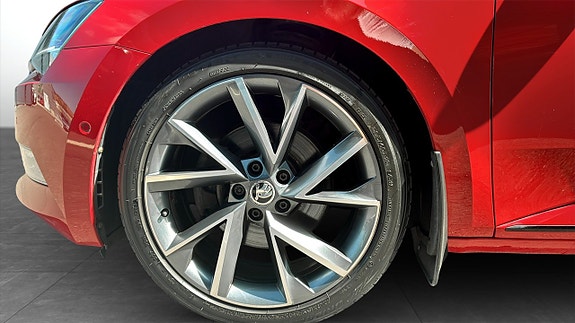 Skoda Superb 6 of 12