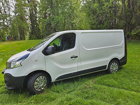Renault Trafic 5 of 5