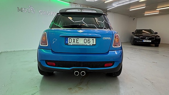 MINI Cooper S 11 of 17