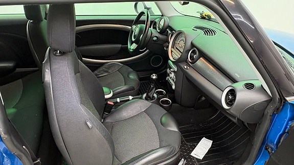MINI Cooper S 14 of 17