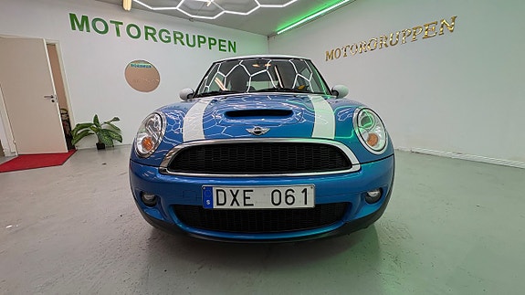 MINI Cooper S 7 of 17