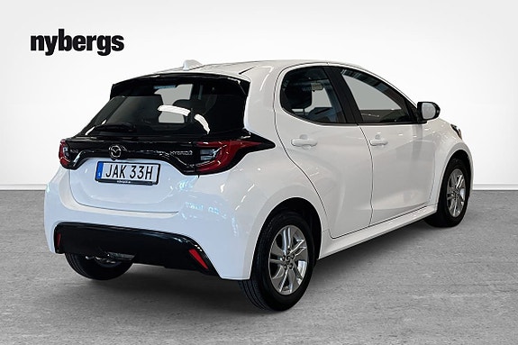 Mazda 2 4 of 5