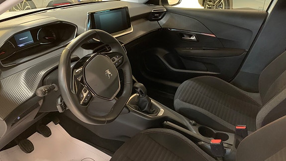 Peugeot 208 5 of 5