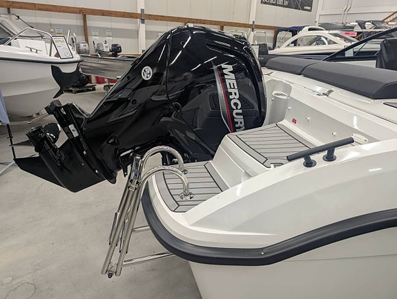 Finnmaster R5 & Mercury 100 hk (Demo) 8 of 9