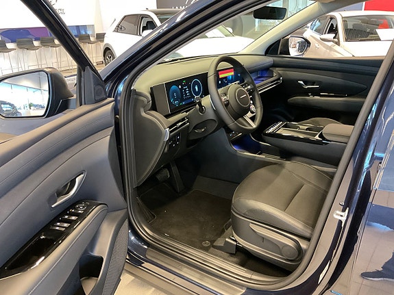 Hyundai Tucson 8 of 12