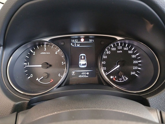 Nissan X-Trail 12 of 23
