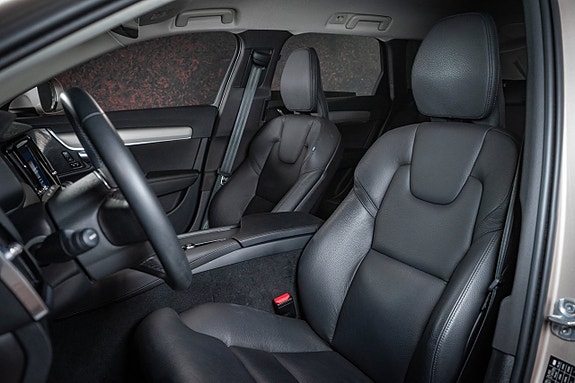 Volvo V90 Cross Country 13 of 28