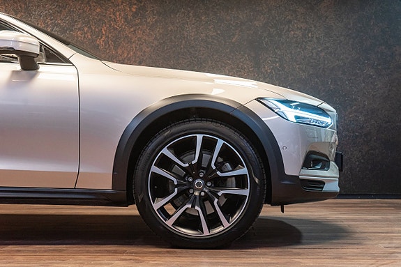 Volvo V90 Cross Country 5 of 5