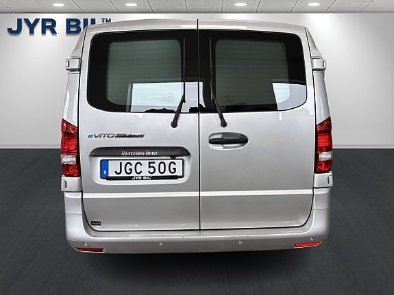 Mercedes-Benz eVito Tourer 4 of 5