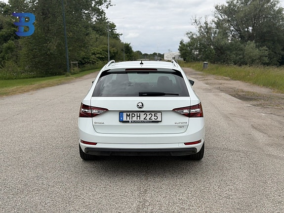 Skoda Superb 20 of 23