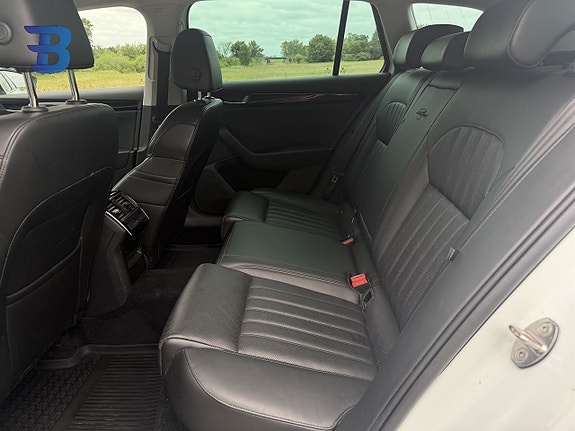 Skoda Superb 10 of 23