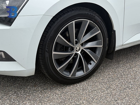 Skoda Superb 22 of 23