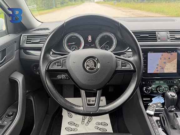 Skoda Superb 13 of 23