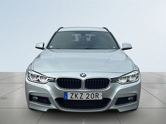 BMW 320d 2 of 5