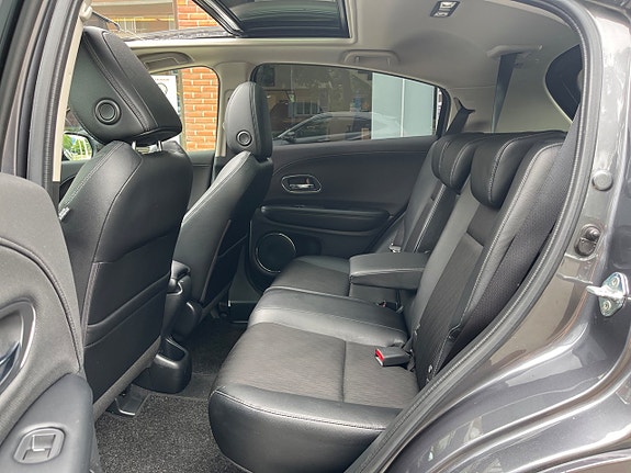 Honda HR-V 8 of 11