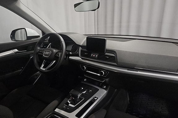 Audi Q5 8 of 12