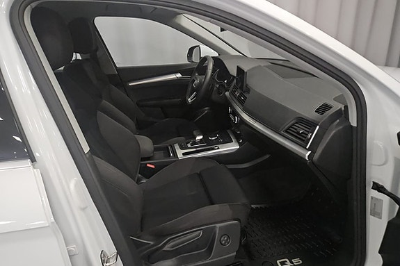 Audi Q5 6 of 12
