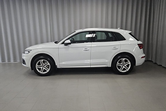 Audi Q5 2 of 5