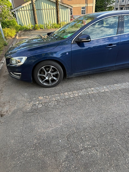 Volvo V60 4 of 5