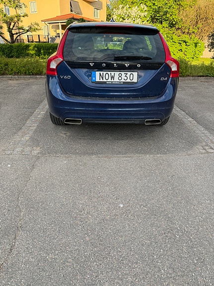 Volvo V60 3 of 5