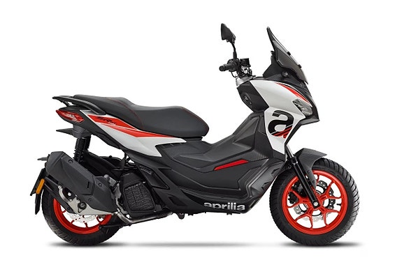 Aprilia SR GT Sport 200 2 of 5