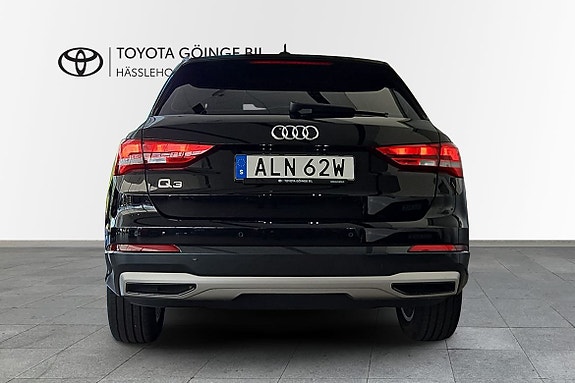 Audi Q3 4 of 5