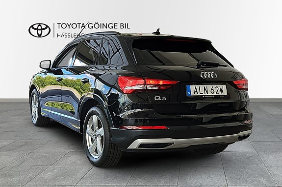 Audi Q3 2 of 5