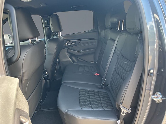 Isuzu D-max 7 of 15